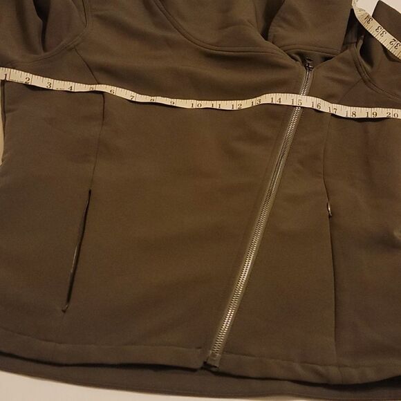 Athleta on the move olive green motto jacket size large. - Picture 11 of 12